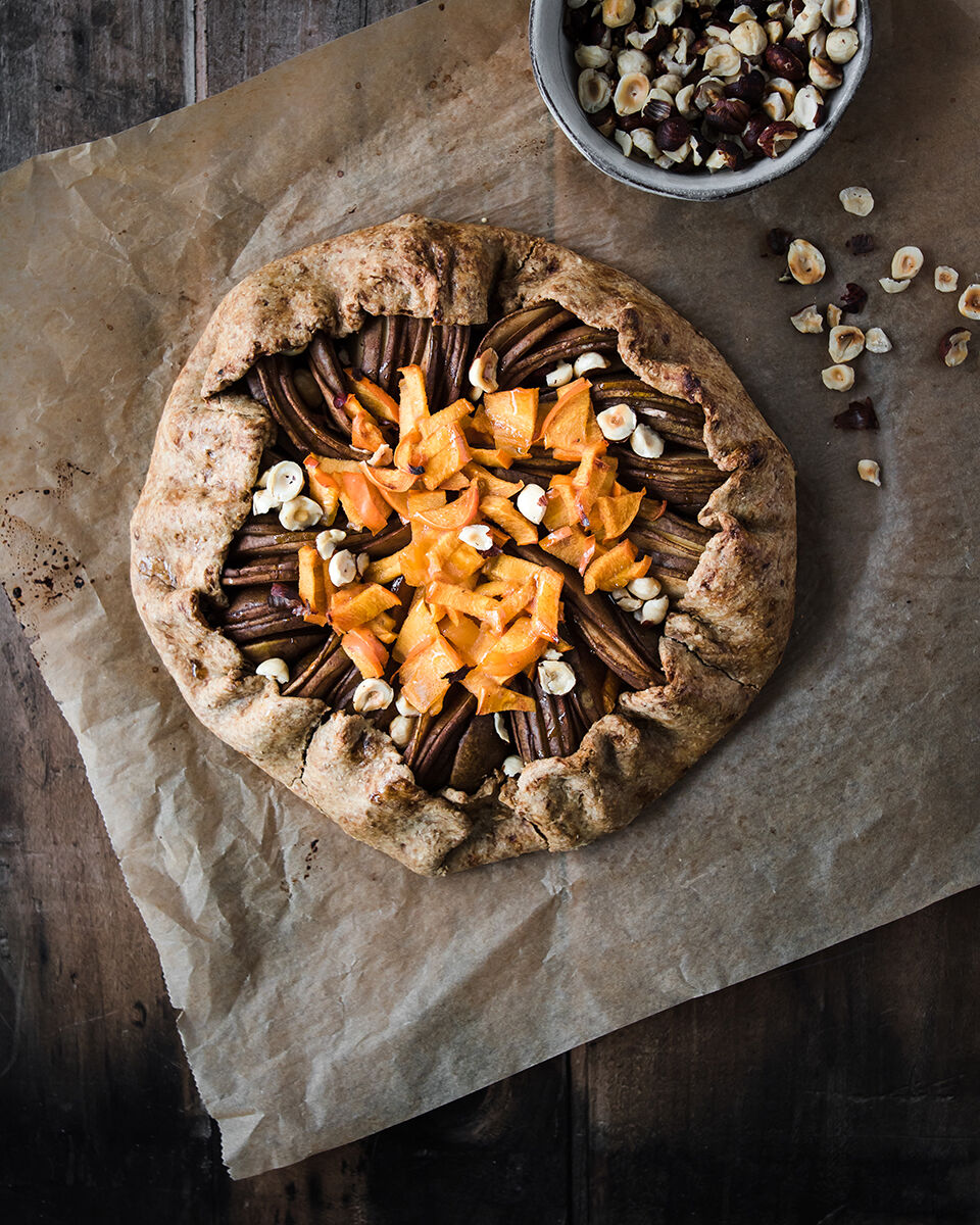 Breakfast galette with pears, persimmon and wholemeal flour