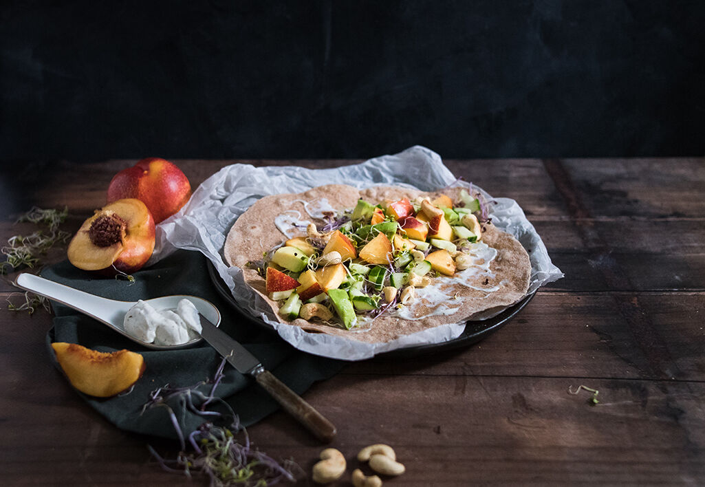 Easy vegan wrap with nectarine