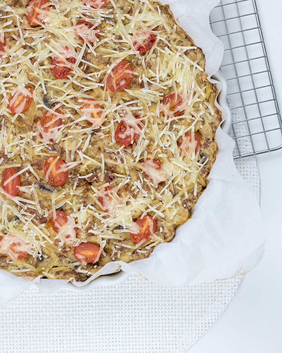 Eggless quiche with Naturli plant mince and onion