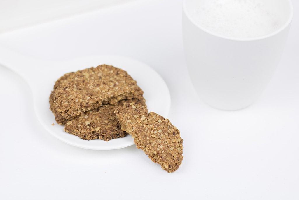 Healthy ginger cookies with oats