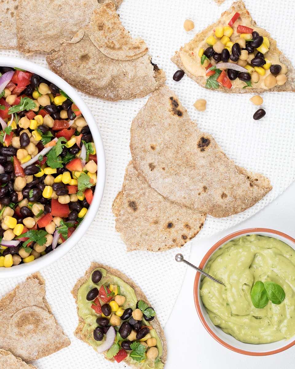 Mixed bean salad with homemade flatbread and healthy sauce