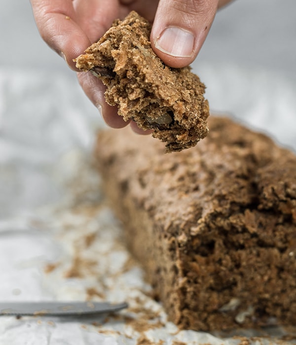 Crumbly vegan carrot cake recipe 1, difficult to make slices