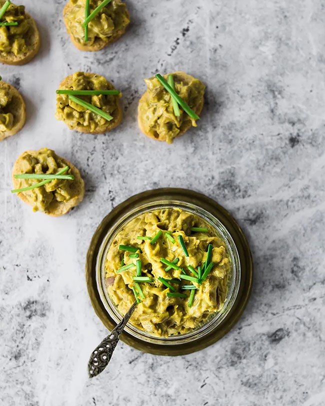 Vegan curry chicken salad