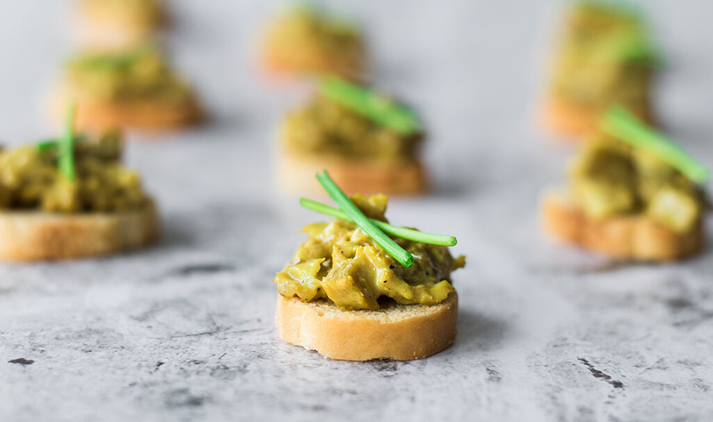 Serve the vegan curry chicken salad on toast