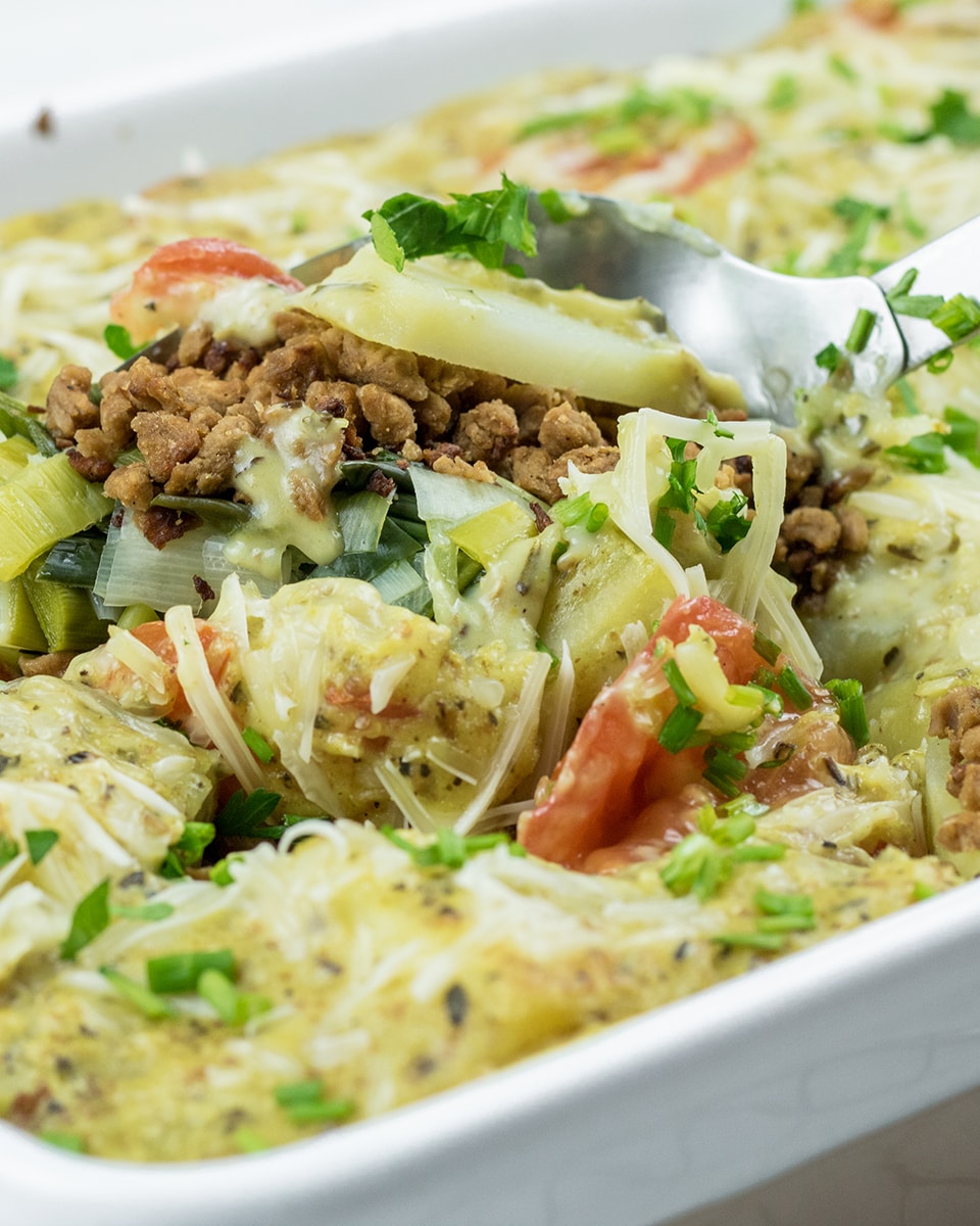 Vegan potato casserole with leek and plant-based mince
