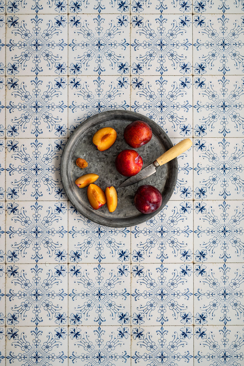 Tile backdrop for photography with printed old blue floral pattern