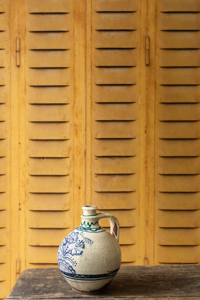 Yellow shutters vinyl backdrop for creatives, agencies and cooks